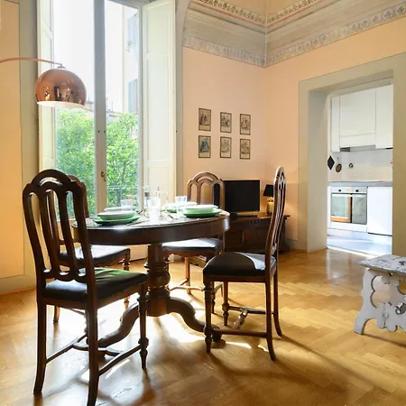 La Casa Degli Specchi *
