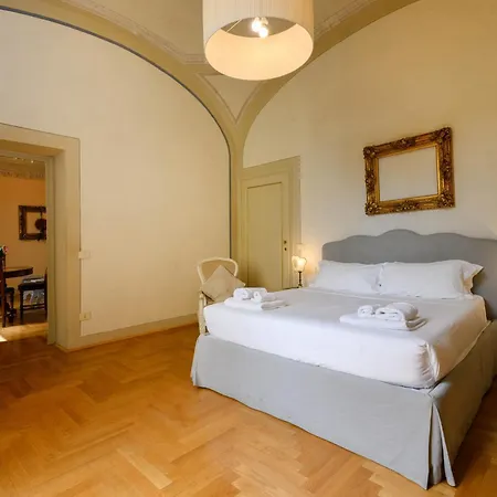 Apartment La Casa Degli Specchi Florence