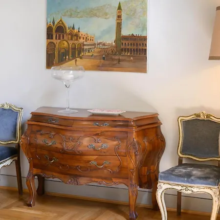 La Casa Degli Specchi Lägenhet