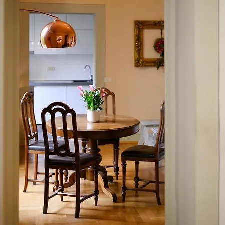 La Casa Degli Specchi Lägenhet *